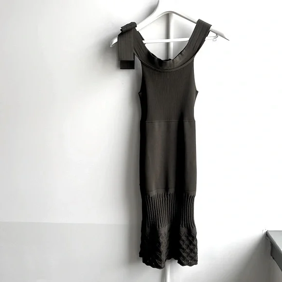 CHANEL Vintage 2008 by Karl Lagerfield ~sheath dress in military green - Picture 5 of 17